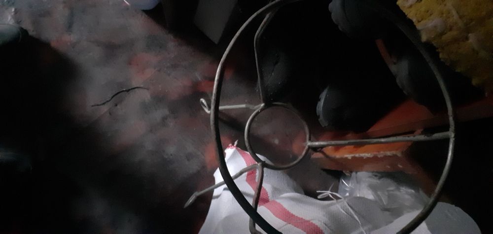 Продам поставку для цветов