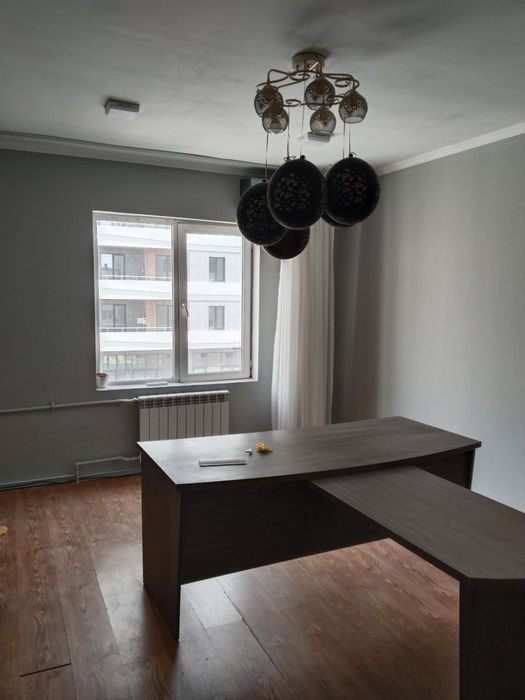 Аренда офиса 30 м2 в БЦ на Садыка Азимова (ТЛ)