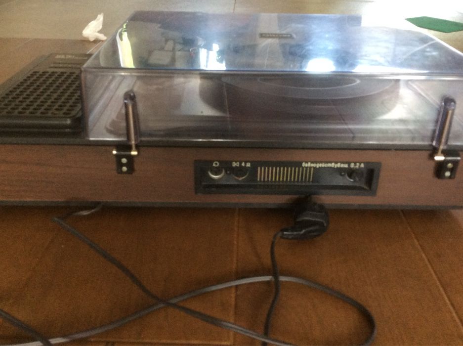Продавам грамофон респром гм 311 (моно)