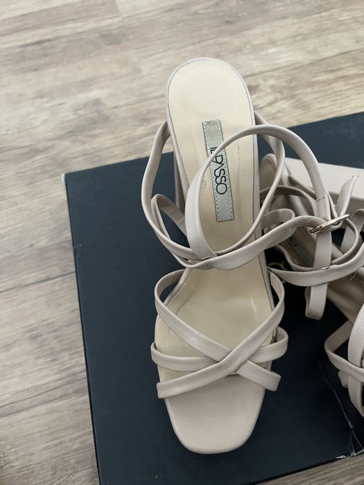 Sandale cu toc marimea 37 IL PASSO