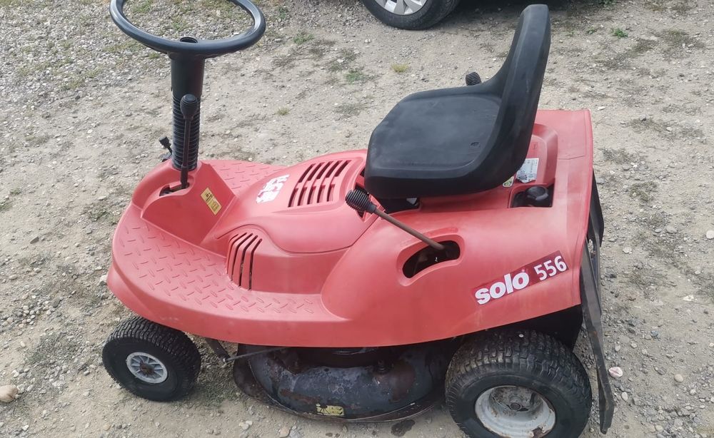 Tractoras iarbă Solo 556