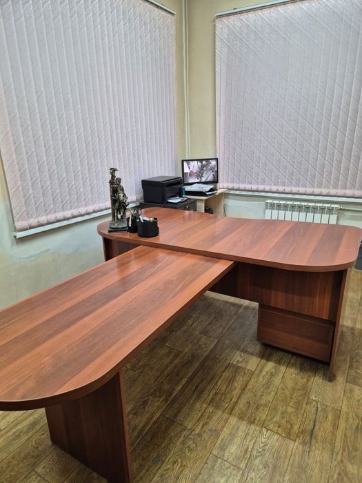 Офисная мебель продается