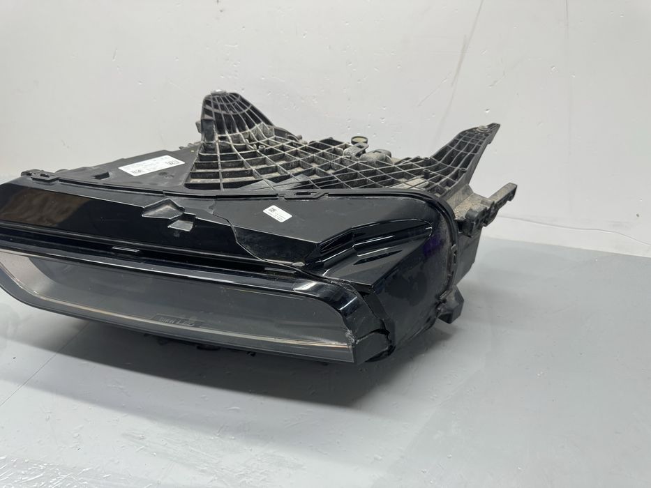 Far bmw G70 seria i7 full led adaptive 2023-2025 stanga