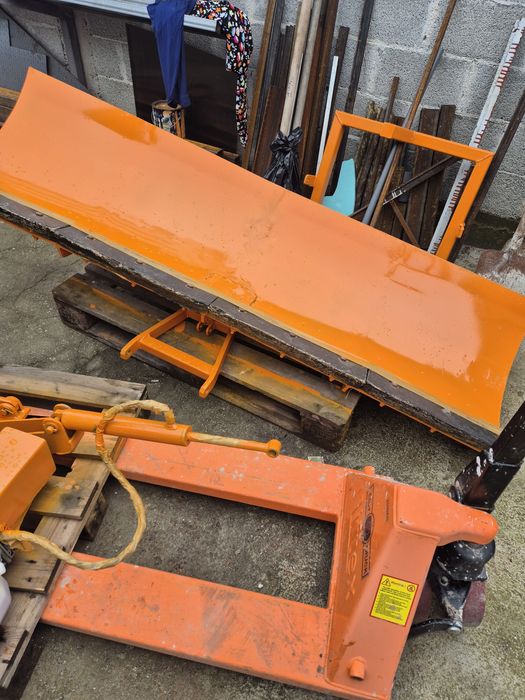 Продавам гребло за сняг за джип