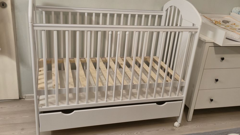 Нова дървена бяла кошара 60/120 см.