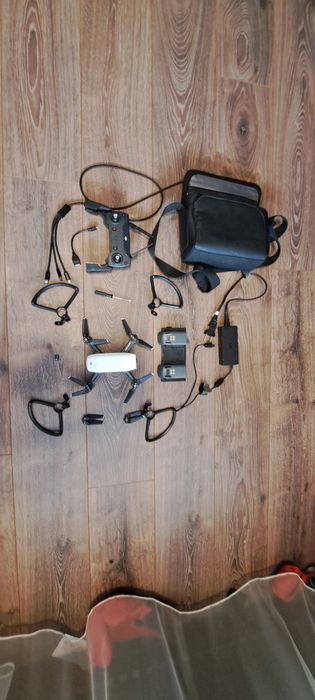 Продавам дрон DJI Spark с аксесоари