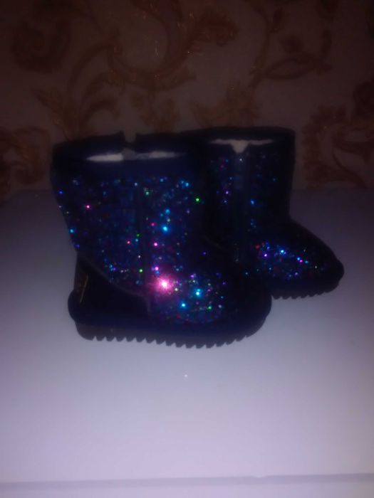 Продам Уги зимние на девочку