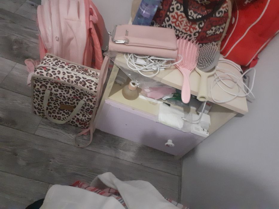 Шкаф и тумбу отдам