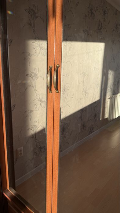 Спальня кровать и шкаф