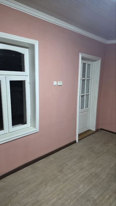 Toshken shahar bektemir 2 sotix 6 xona