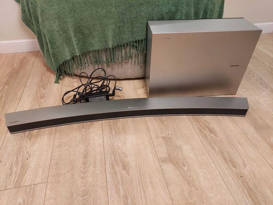 Soundbar curbat HW-J6001, 300W, Curbat