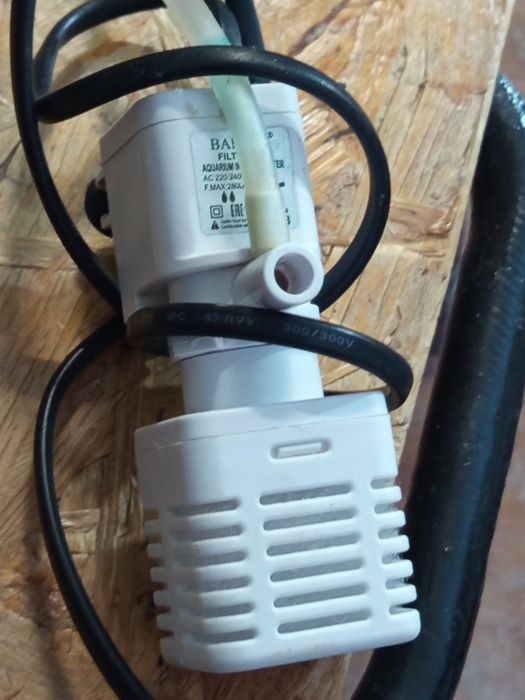 Внутренний фильтр для аквариума