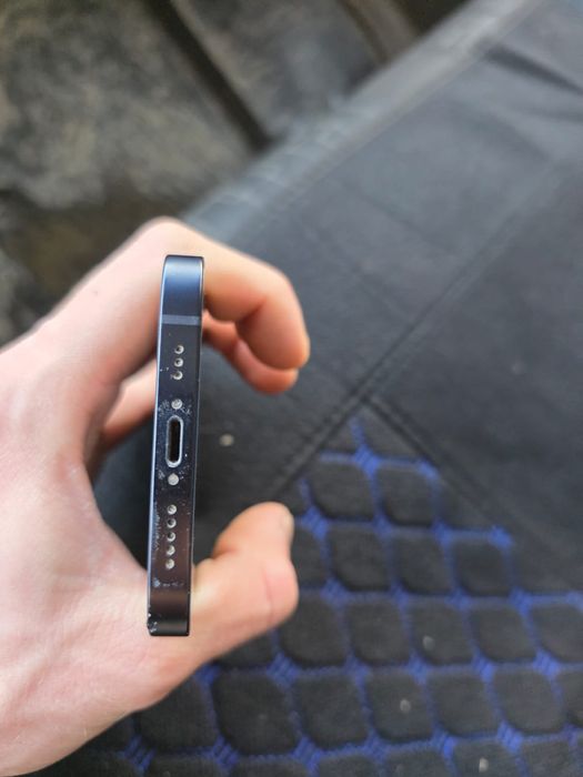 Продам Айфон 12 128