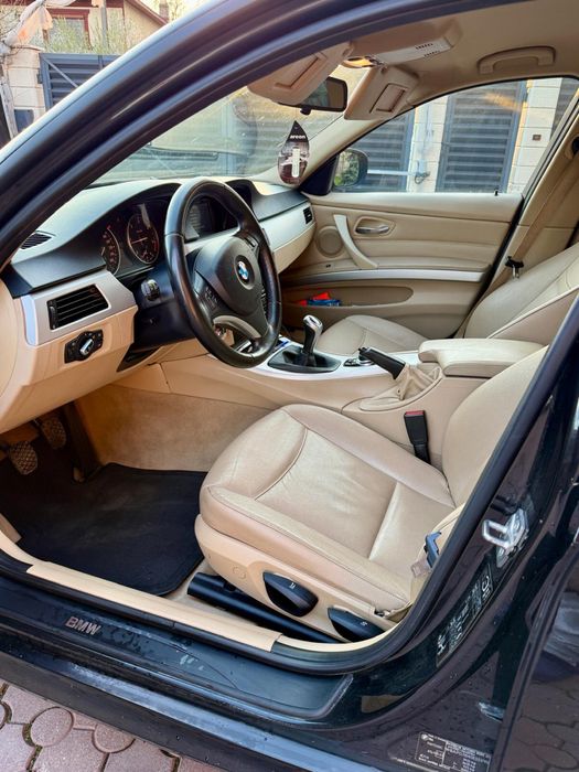 BMW 3 Series 2010 — imagine 5
