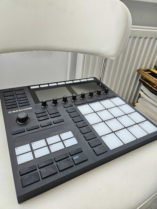 Native Instruments Maschine MK3 cu Decksaver