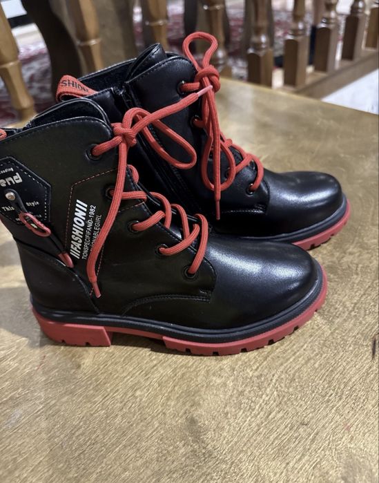 Ботинки детские новые