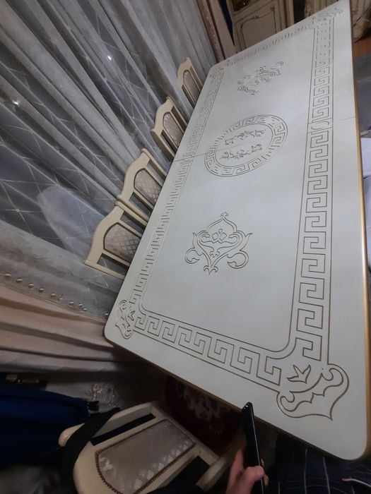 Продам стол  со стульями