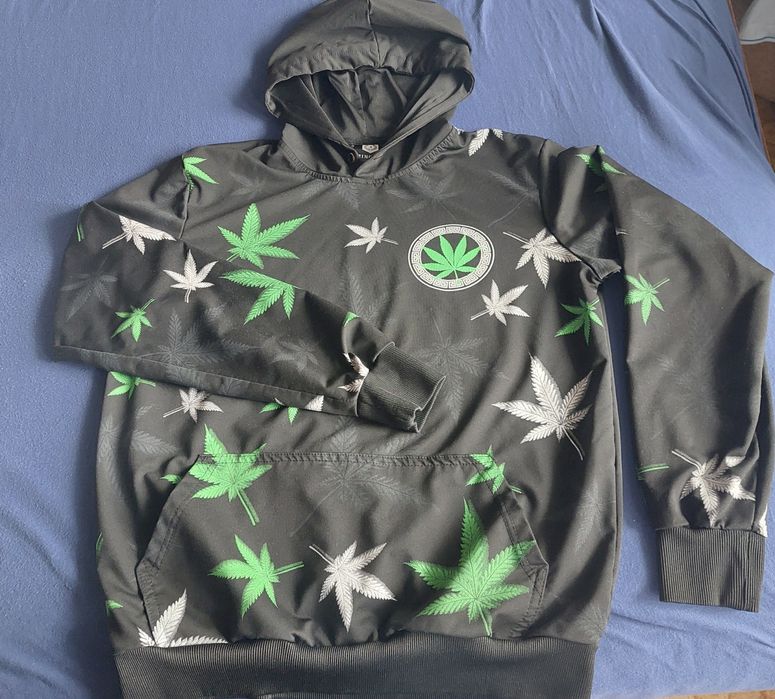 Мъжки суитчър.Модерен цвят и кройка.