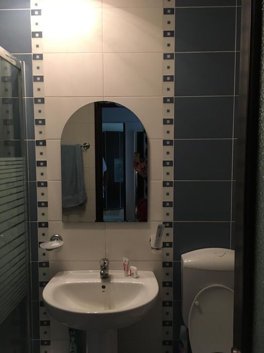 Ofer spre închiriere garsonieră, 42 mp, zona Decebal