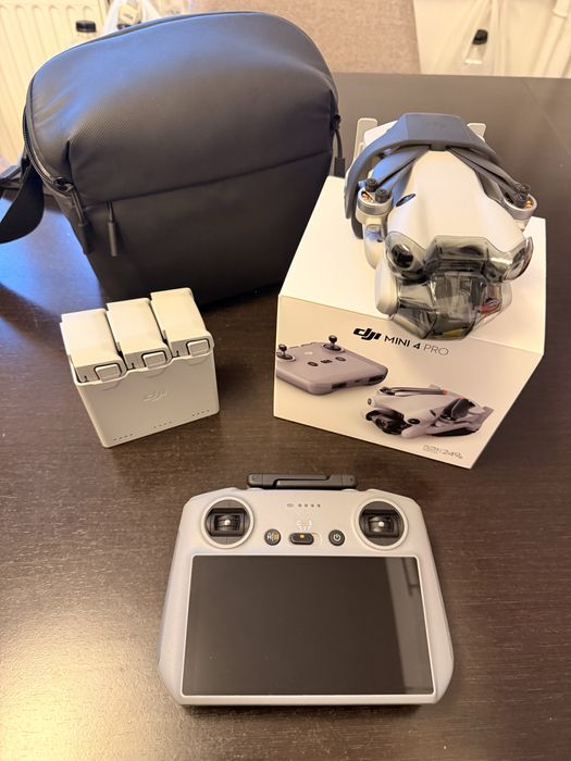 DJI Mini 4 Pro Fly More Combo - noua