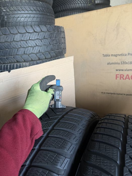 4 anvelope iarna 235/40/19 Pirelli  T0 echipare Tesla!
