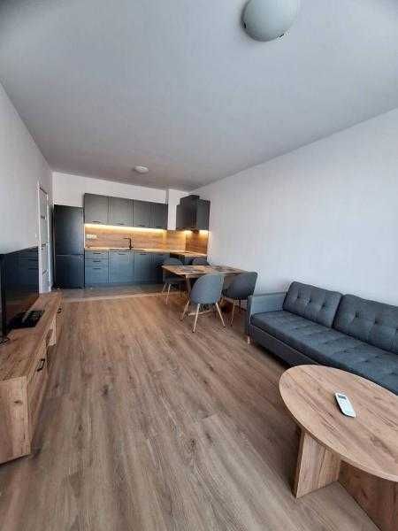 Дава се под наем Двустаен апартамент в Бургас, Център - 65 кв.м за 498.27 € - Снимка #2