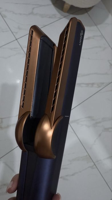 Утюжок-фен Dyson Airstrait