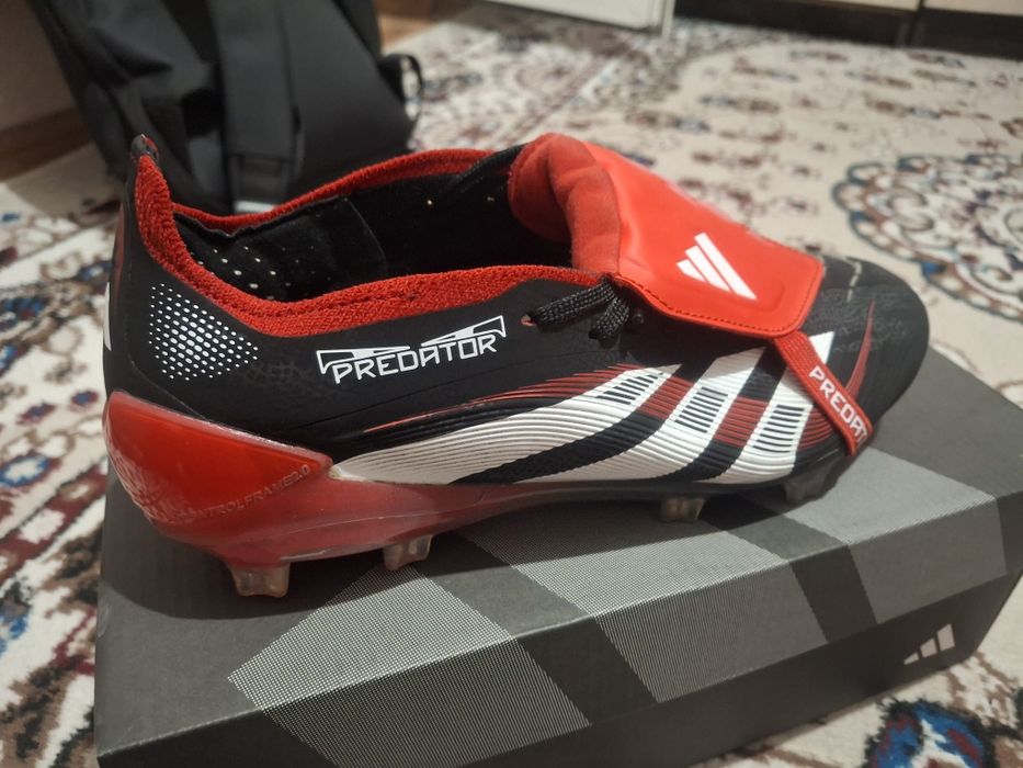 Бутсы Adidas Predator