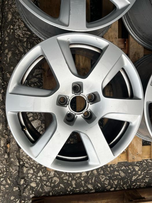 Джанти оригинални за AUDI A6 C7 4G0601025A 8Jx17H2 ET 39 ном 119