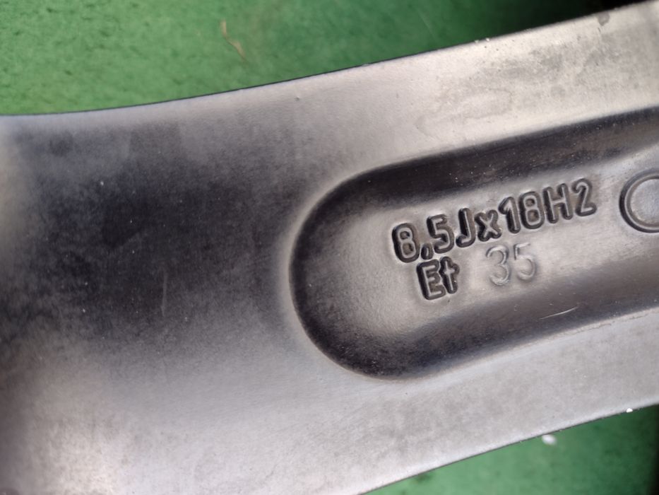 Перфектни 18- Спорт пакет Brock B12 5х112