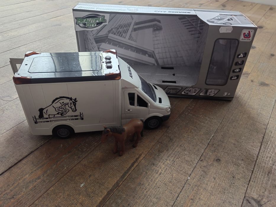 Детска Каравана с кон със звук и светлина