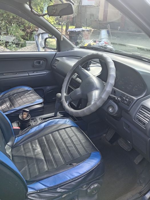 Продам машину Mitsubishi RVR