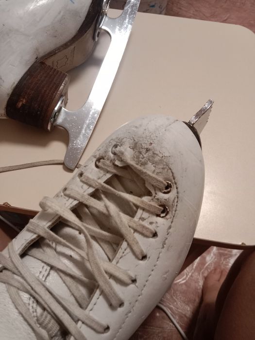 Продам профессиональные коньки риспорт