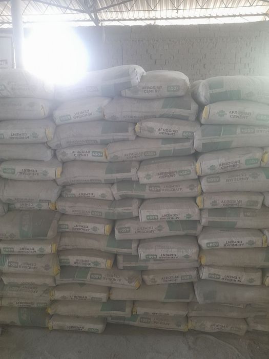 Sement optim narxda birinchi qul  660 sum qopi 33 000