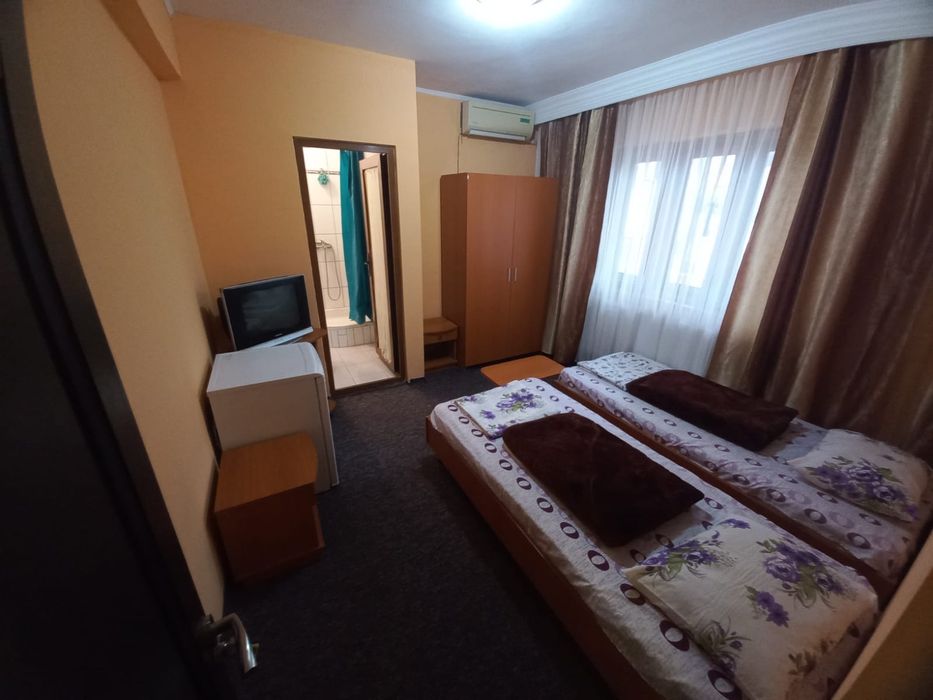 Inchiriez camere pentru muncitori, nepaleji