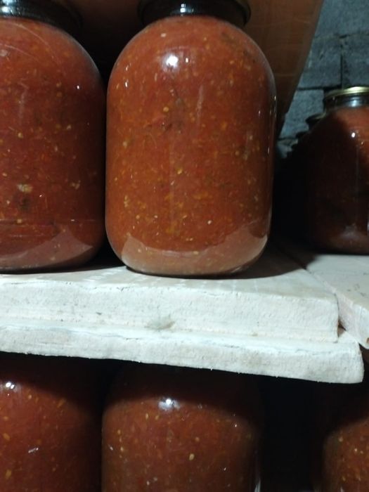 Салат банка,сецебели, соленные огурцы, огурцы в томатном соке,