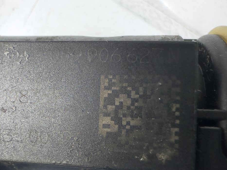 Клапан налягане AUDI 059906627N
