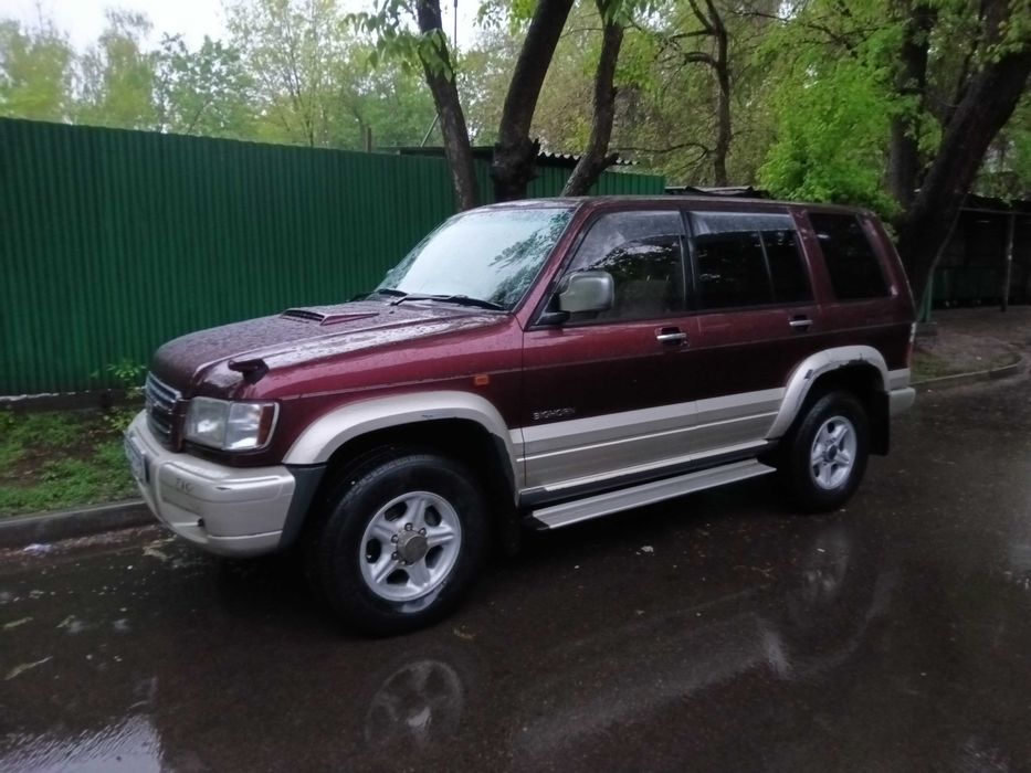 Isuzu Bighorn 2000