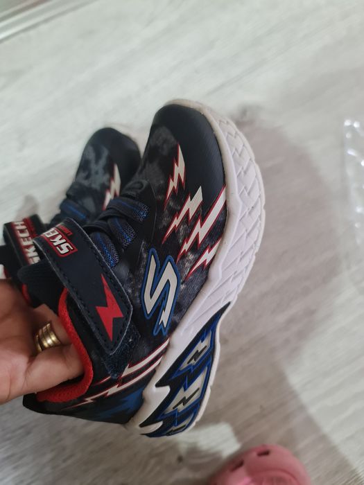 Adidas skechers marimea 23
