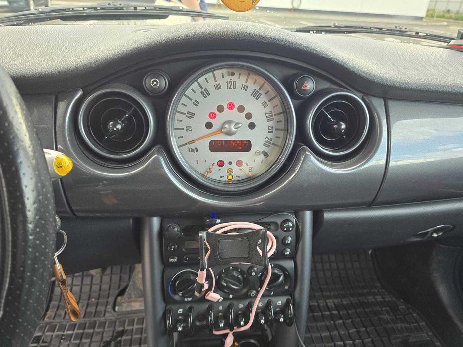 Vând MINI Cooper R50  benzina, 2006, 153.000 Km