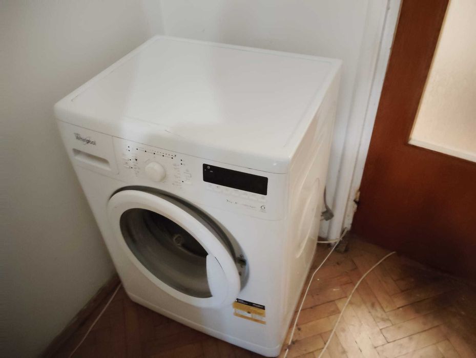 Vand masina de spalat rufe Whirlpool noua, 7 kg, frontala, clasa A.