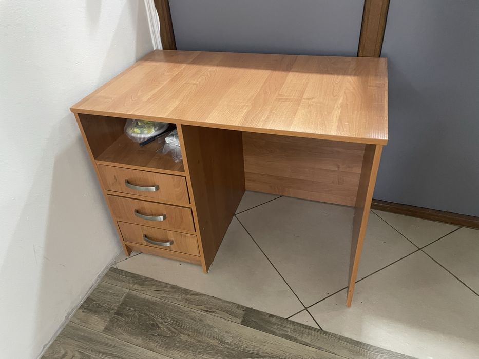 Продам Стол офисный