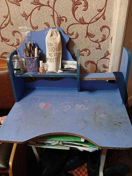 Продаю парту школьную