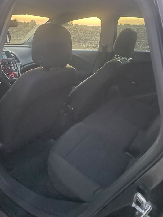 Opel Astra J 2012