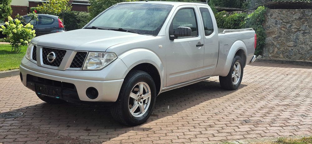 NISSAN Navara