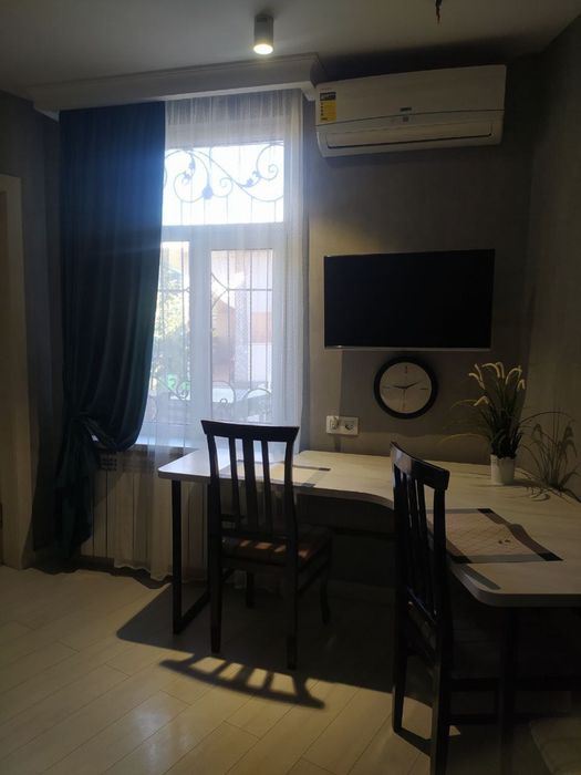 Сдаётся комната с хозяйкой