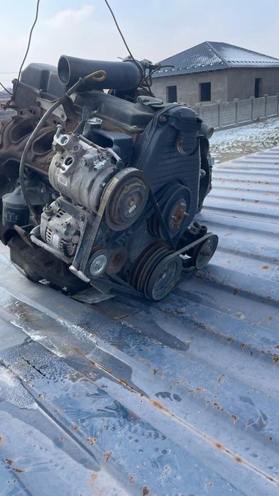 Двигатель и каробка дизельный