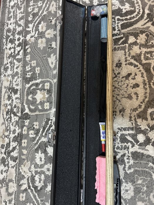 Бильярдный кий с кейсом