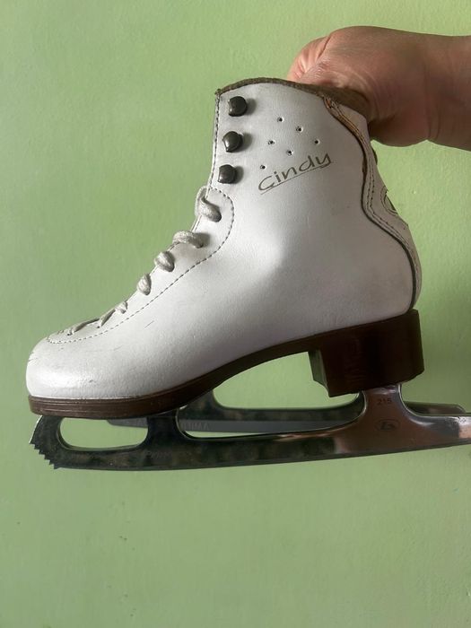 Коньки Синди 30.000тг