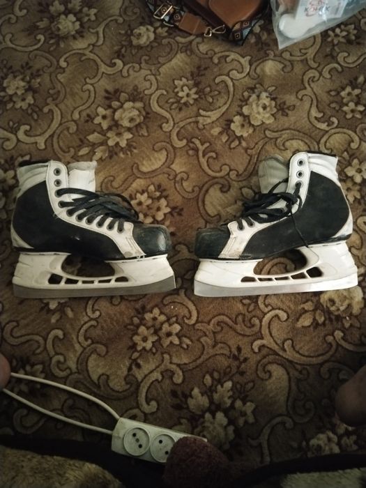 Продам Коньки BAUER